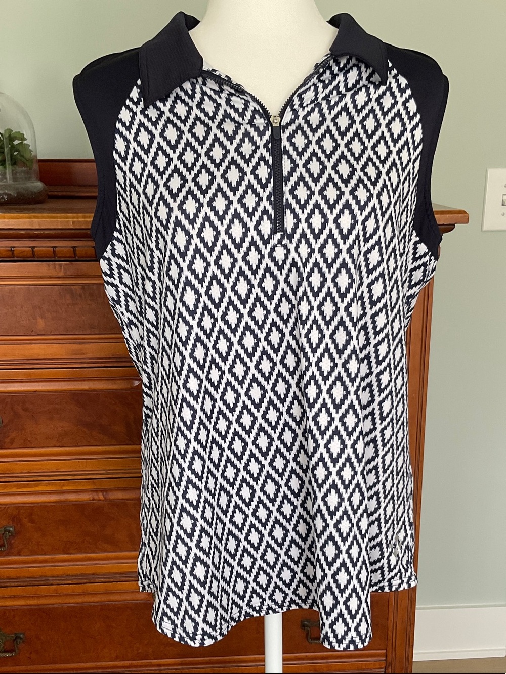 JoFit Sleeveless Golf Polo Blue and White 1/4 Zip UPF 50+ Performance Size L